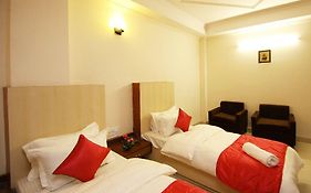 Hotel Western Queen New Delhi 2*